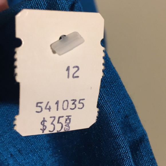 Vintage 1970’s Women's Charles Carroll Dress with Belt Size 12 - Picture 4 of 12